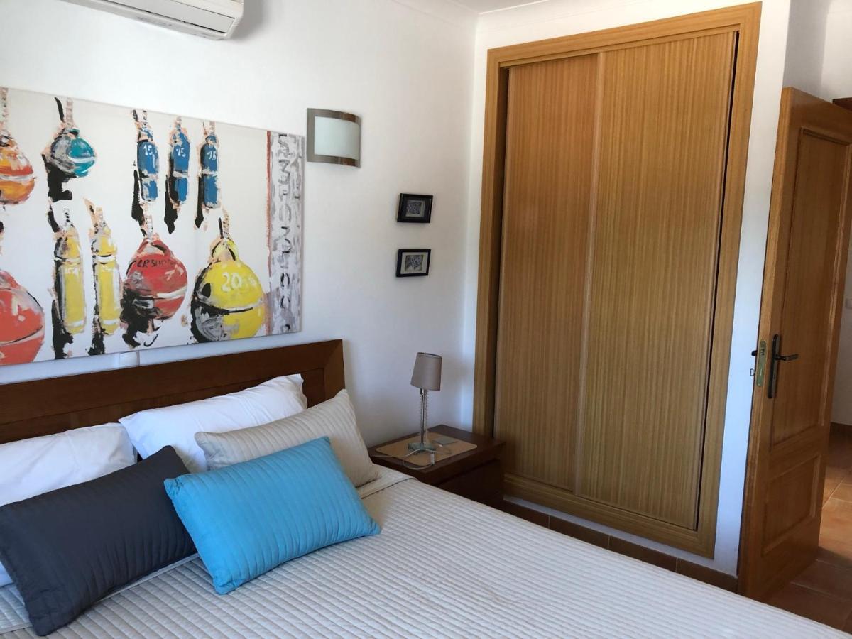 Algarve, Carvoeiro centre-ville, Récent appartement en duplex pour 5 personnes Extérieur photo