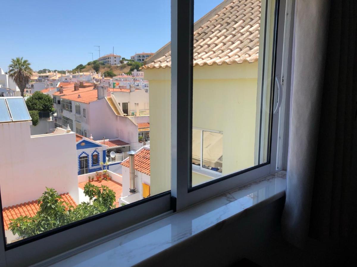 Algarve, Carvoeiro centre-ville, Récent appartement en duplex pour 5 personnes Extérieur photo